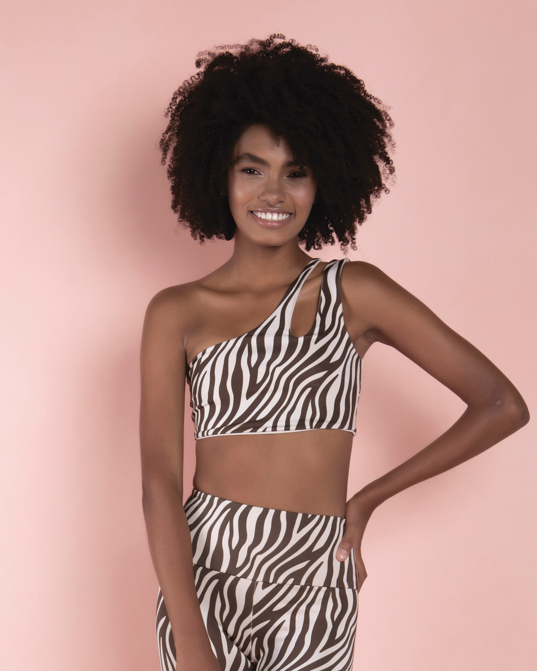 Top Deportivo Doble Tira Asimétrico Zebra Coffee Cream