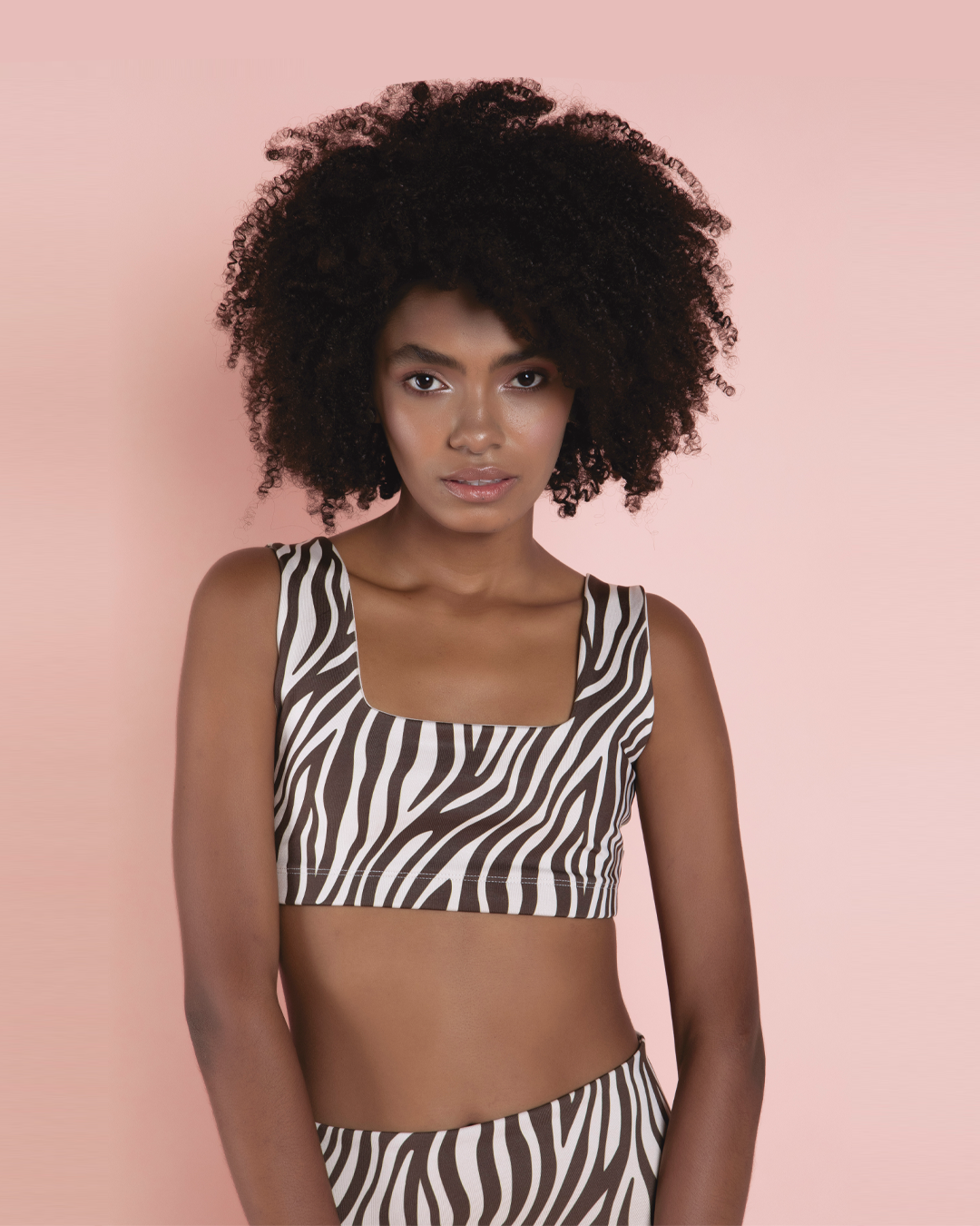 Top Deportivo Escote Cuadrado Zebra Cofee Cream